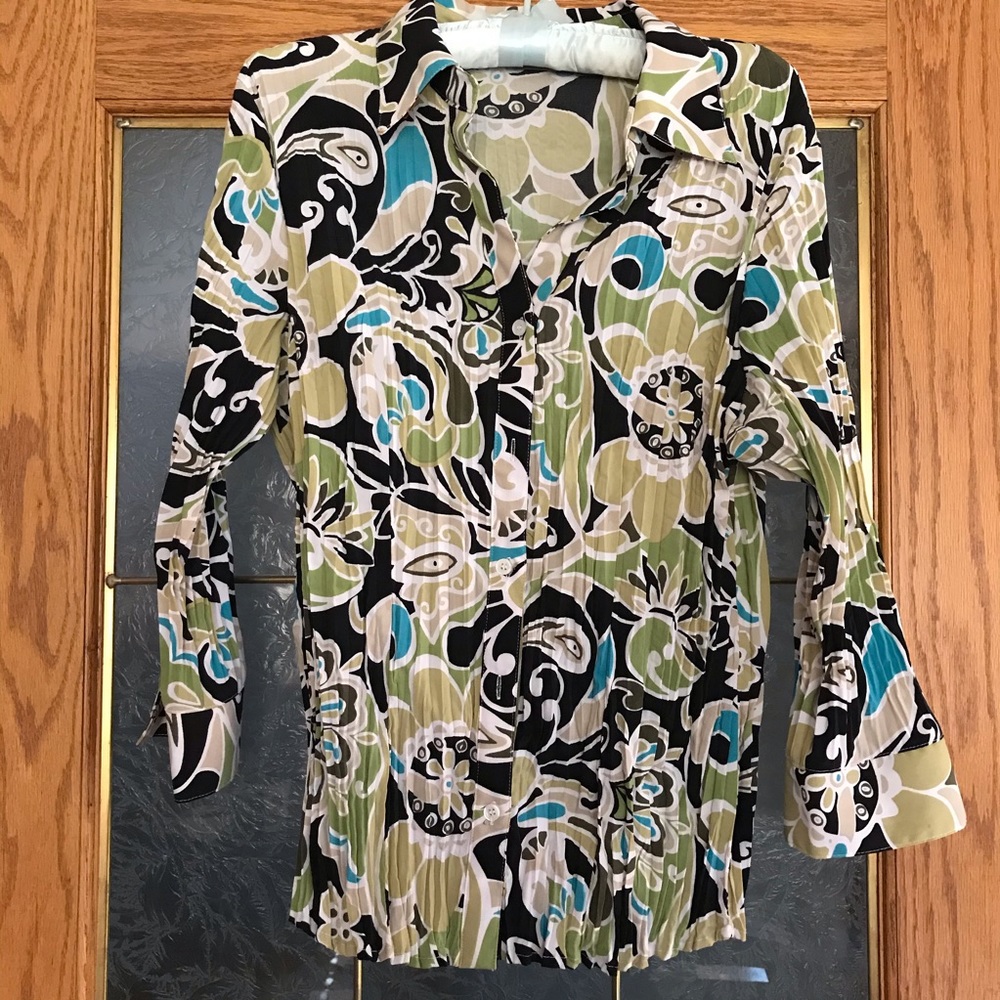3/4 Sleeve Button Down Blouse ⭐️SALE 3/$20⭐️
